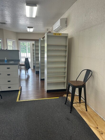 More Photos Of 1116 N Ferdon Blvd, Crestview Drugstore For Lease