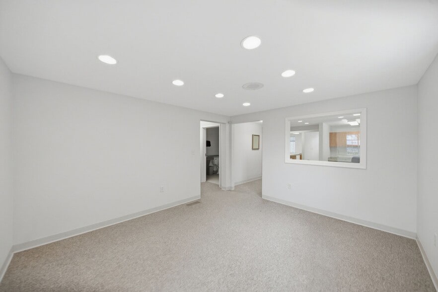 More Photos Of 2533 Sheridan Dr, Tonawanda Office For Sale