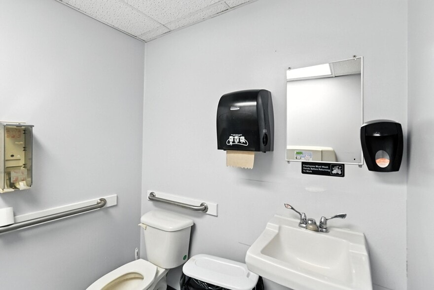 More Photos Of 325 E Center St, Bellevue Restaurant For Sale