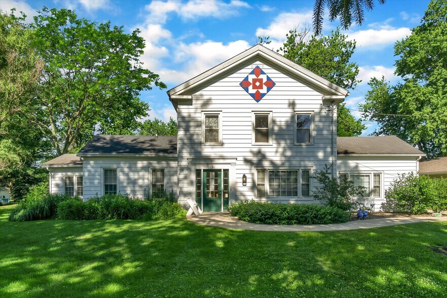 More Photos Of 121 S 5th St, Evansville Assisted Living For Sale