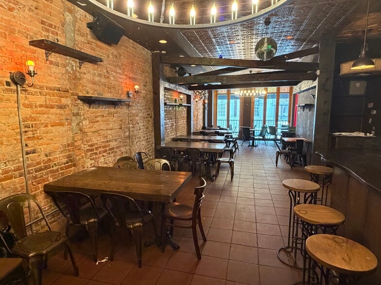 More Photos Of 1305 Locust St, Philadelphia Office For Lease