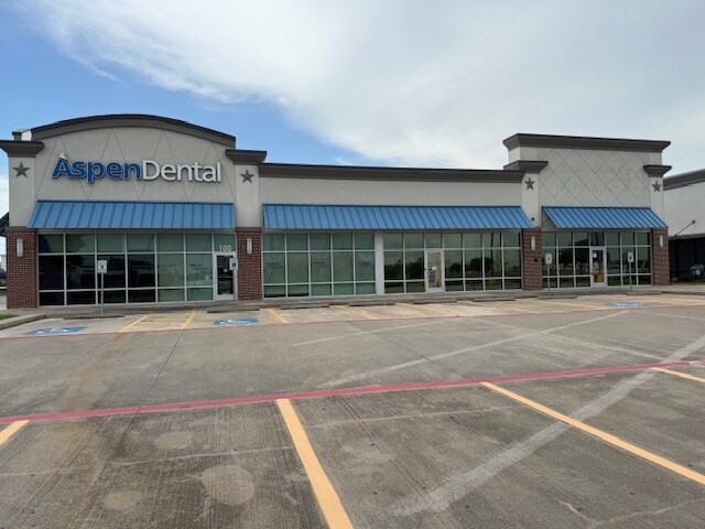 More Photos Of 8465 Memorial Blvd, Port Arthur General Retail For Lease