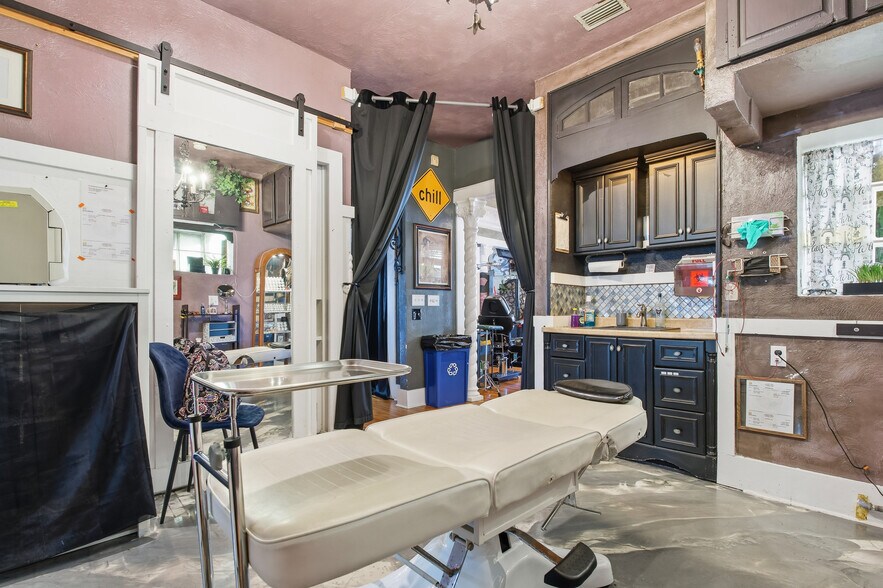 More Photos Of 1901 E 5th Ave, Tampa Office For Sale