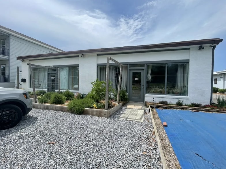 More Photos Of 214 Intendencia St, Pensacola Restaurant For Lease