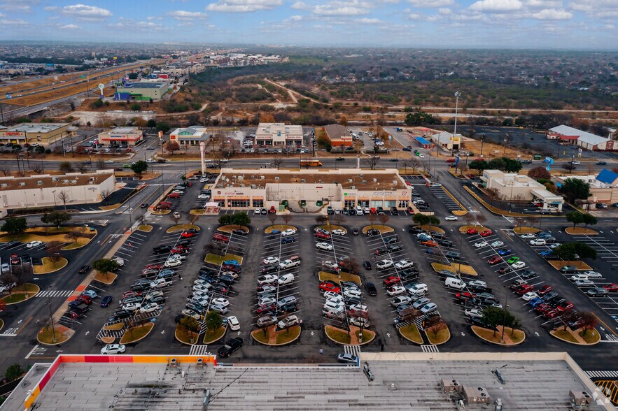 More Photos Of 10624-10628 Culebra Rd, San Antonio Unknown For Lease