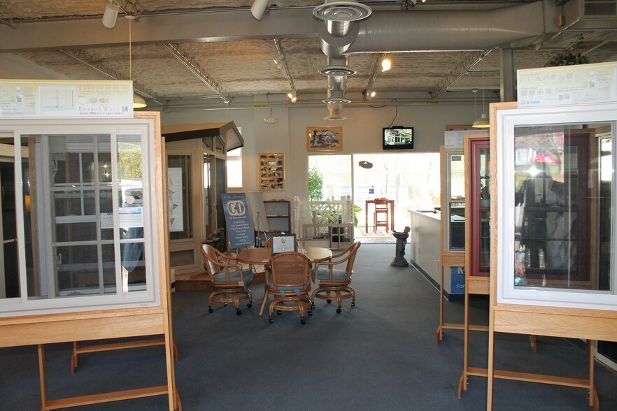 More Photos Of 1256 W Sharon Rd, Cincinnati Warehouse For Sale