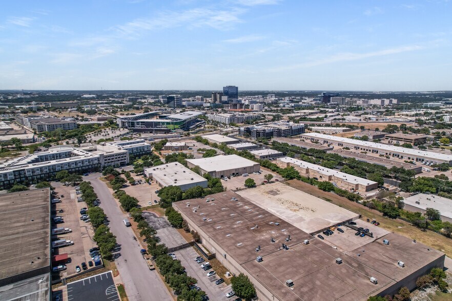 More Photos Of 10420 Metric Blvd, Austin Warehouse For Lease