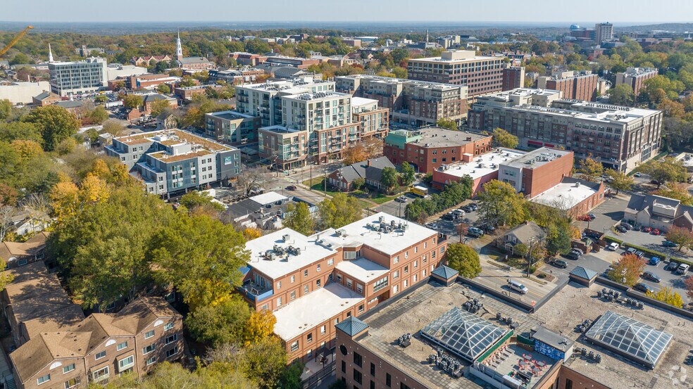 More Photos Of 308 W Rosemary St, Chapel Hill Office For Sale