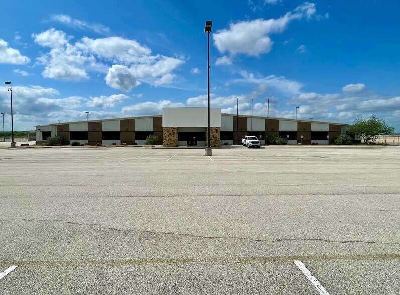 Primary Photo Of 6061 County Road 136, Pawnee Warehouse For Sale