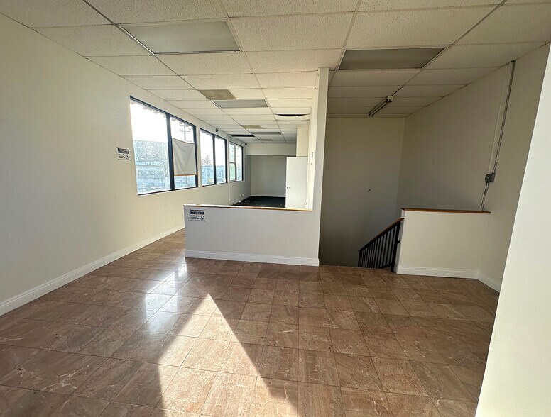 More Photos Of 2207 S Sepulveda Blvd, Los Angeles Loft Creative Space For Lease