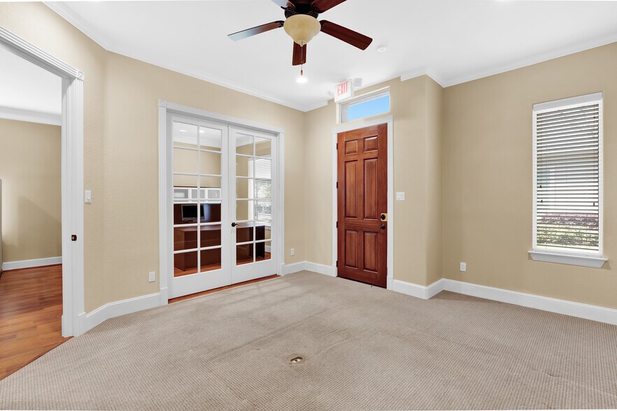 More Photos Of 11623 Spring Cypress Rd, Tomball Office For Sale