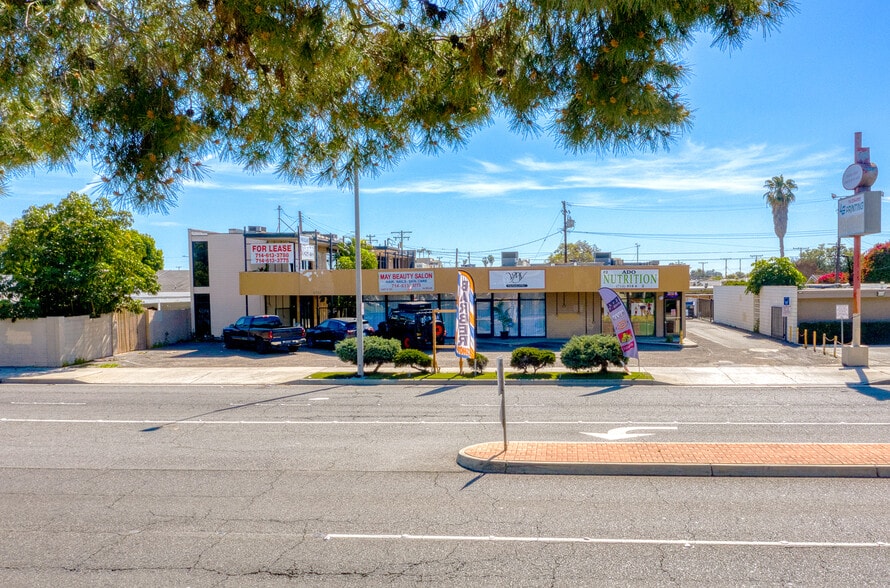 More Photos Of 2000-2010 W Lincoln Ave, Anaheim Freestanding For Sale