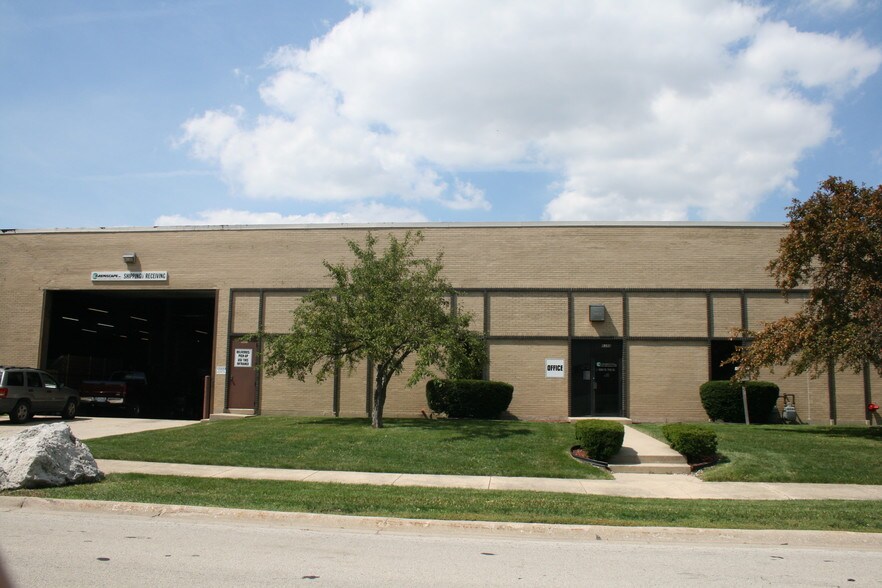 More Photos Of 6396-6398 W 74th St, Bedford Park Warehouse For Sale