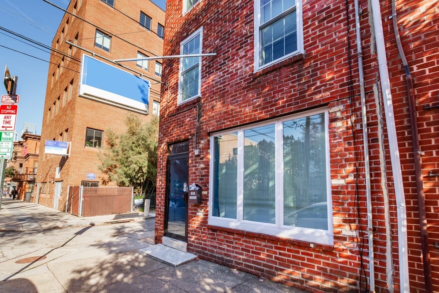 More Photos Of 617 S 18th St, Philadelphia Storefront Retail Residential For Lease