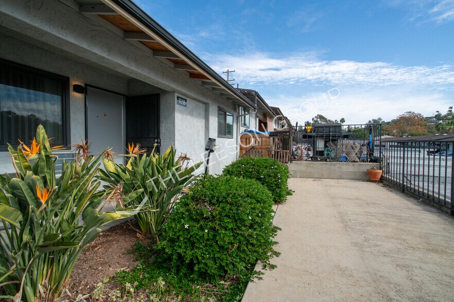 More Photos Of 1010 Clearbrook Ln, Vista Apartments For Sale