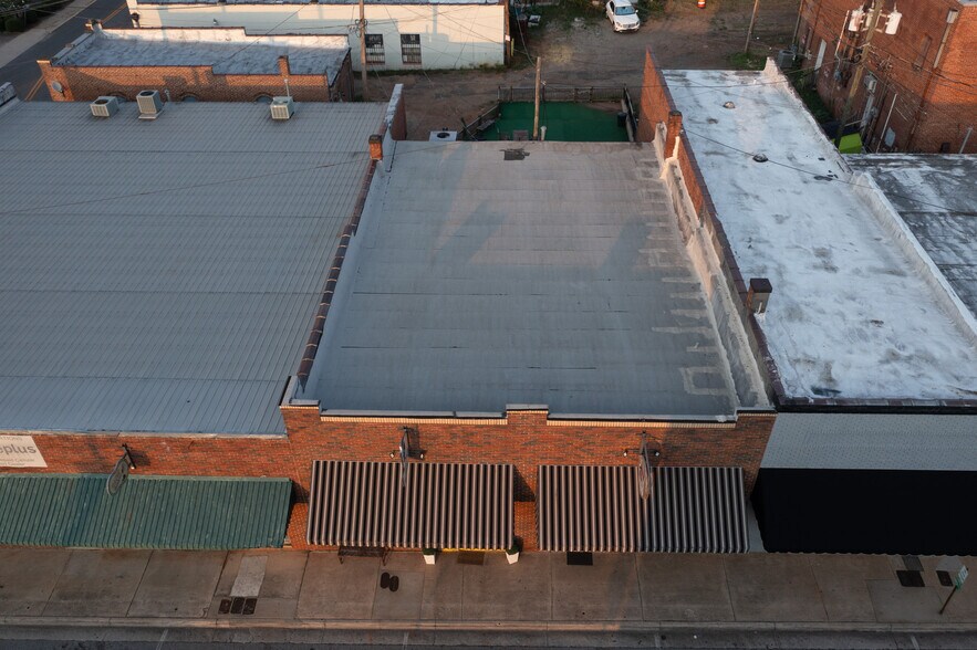 More Photos Of 106-108 N Church St, Thomaston Storefront For Sale