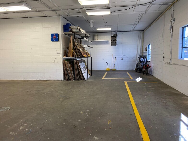 More Photos Of 52 Henry St, Hilton Warehouse For Sale