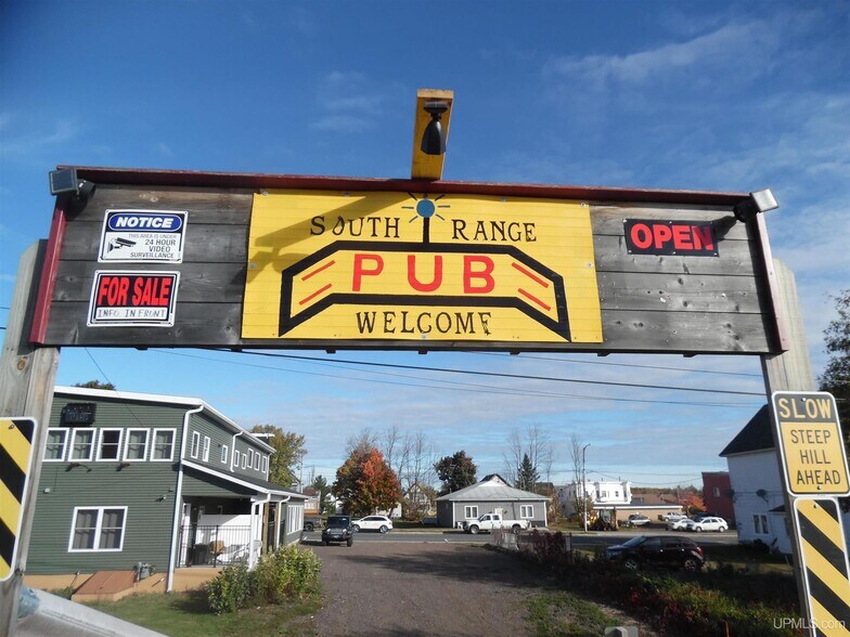 More Photos Of 31 Trimountain Ave, South Range Bar For Sale