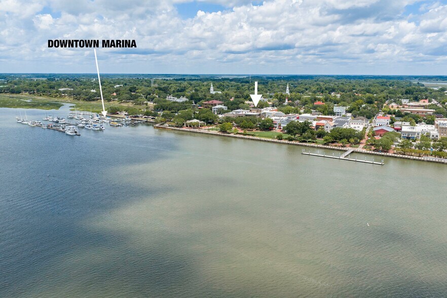 More Photos Of 916 Bay St, Beaufort Office For Sale