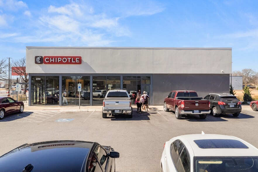 More Photos Of 2741 SW Military Dr, San Antonio Fast Food For Sale