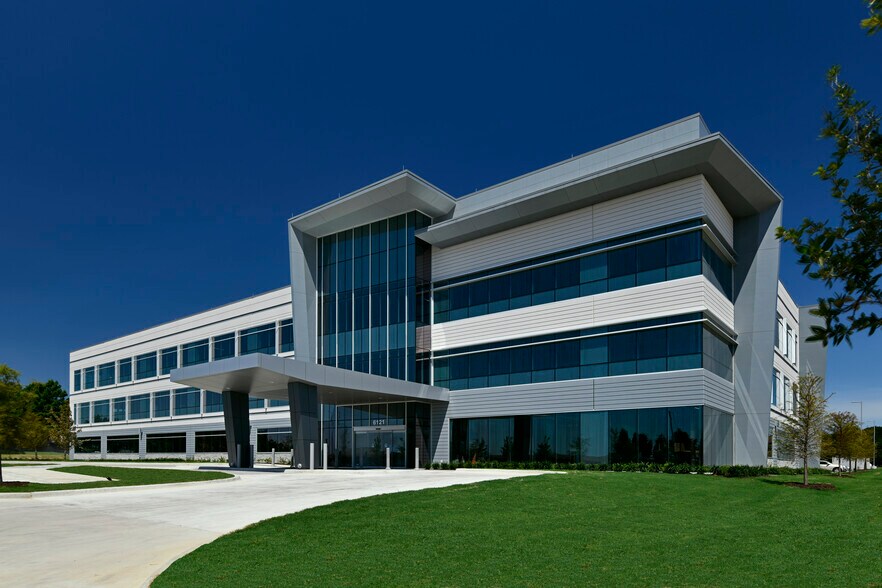 More Photos Of 6121 N State Highway 161, Irving Medical For Lease