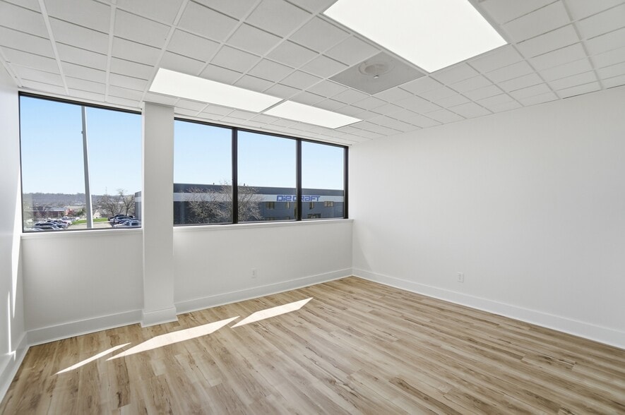 More Photos Of 1550 Magnolia Dr, Cincinnati Warehouse For Lease