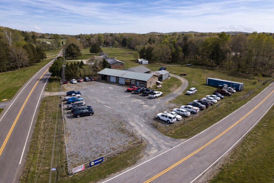 More Photos Of 11122 State Highway 58 S Hwy, Decatur Flex For Sale