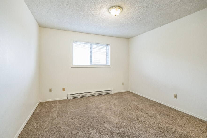 More Photos Of 1020 S 20th Ave, Yakima Apartments For Sale