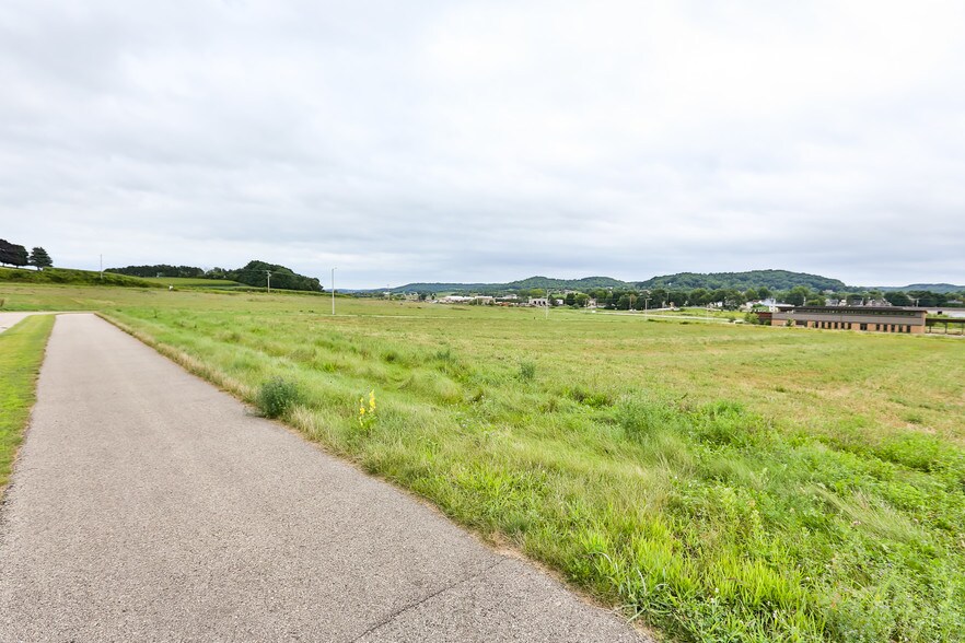 More Photos Of Leed Pky @ Green Blvd, Plain Land For Sale