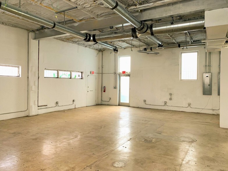 More Photos Of 330 NW 29th St, Miami Loft Creative Space For Lease