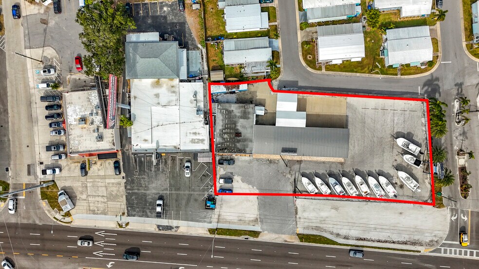 More Photos Of 9293 Bay Pines Blvd, Saint Petersburg General Retail For Lease