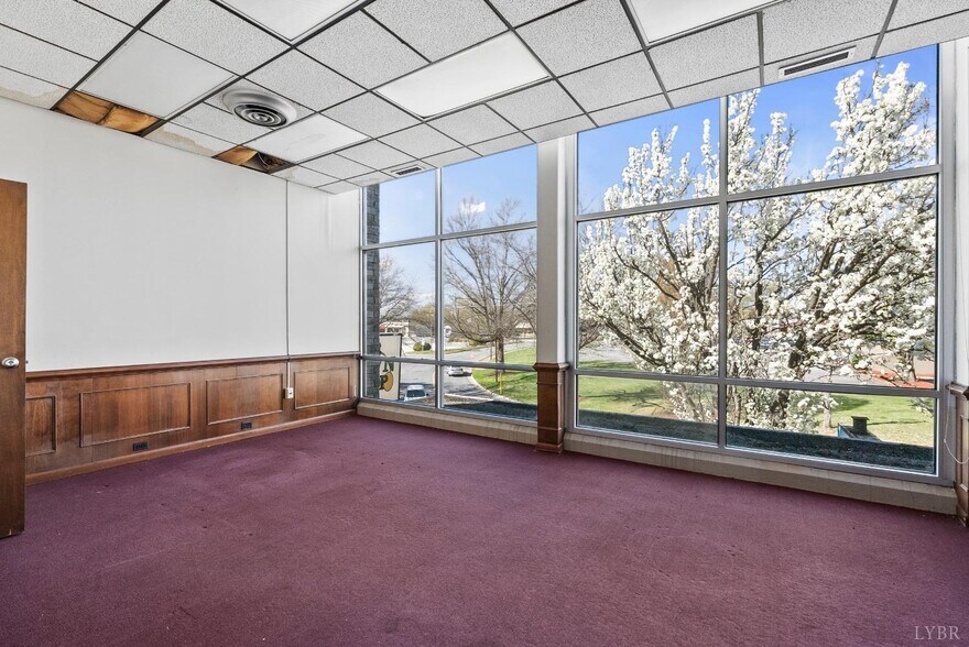 More Photos Of 19 Wadsworth St, Lynchburg Storefront Retail Office For Sale