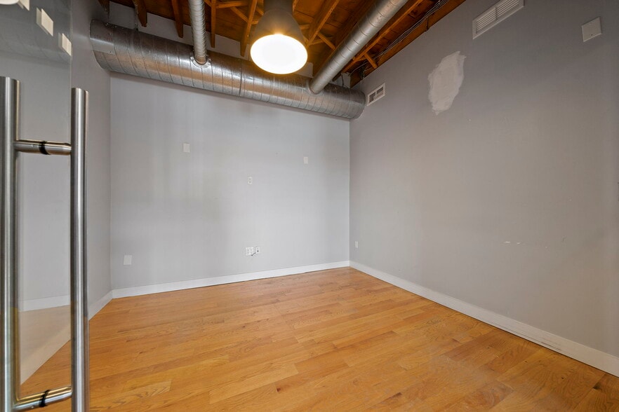 More Photos Of 12-16 Ericsson St, Boston Warehouse For Lease