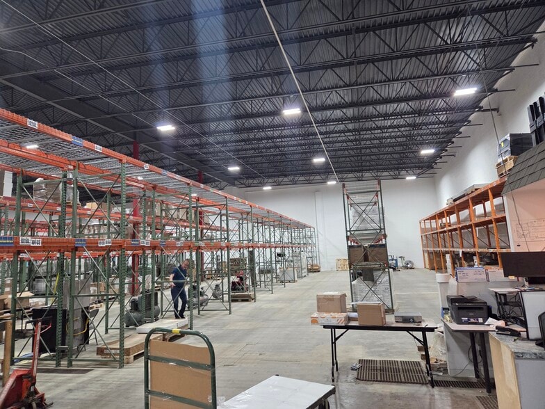 More Photos Of 2116 Mint Dr, Lansing Warehouse For Sale