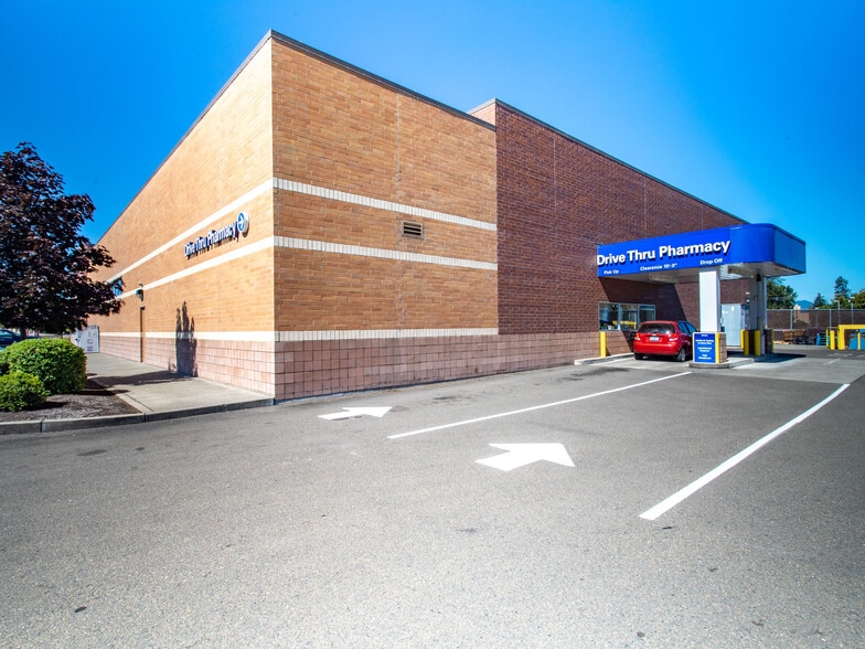 More Photos Of Rite Aid, Roseburg Freestanding For Sale