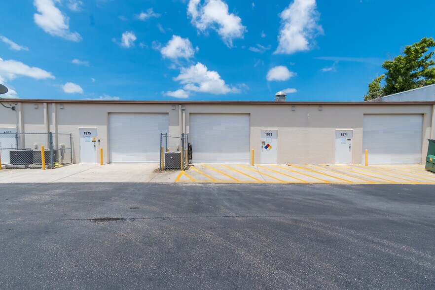 More Photos Of 1971-1979 Northgate Blvd, Sarasota Storefront Retail Office For Lease