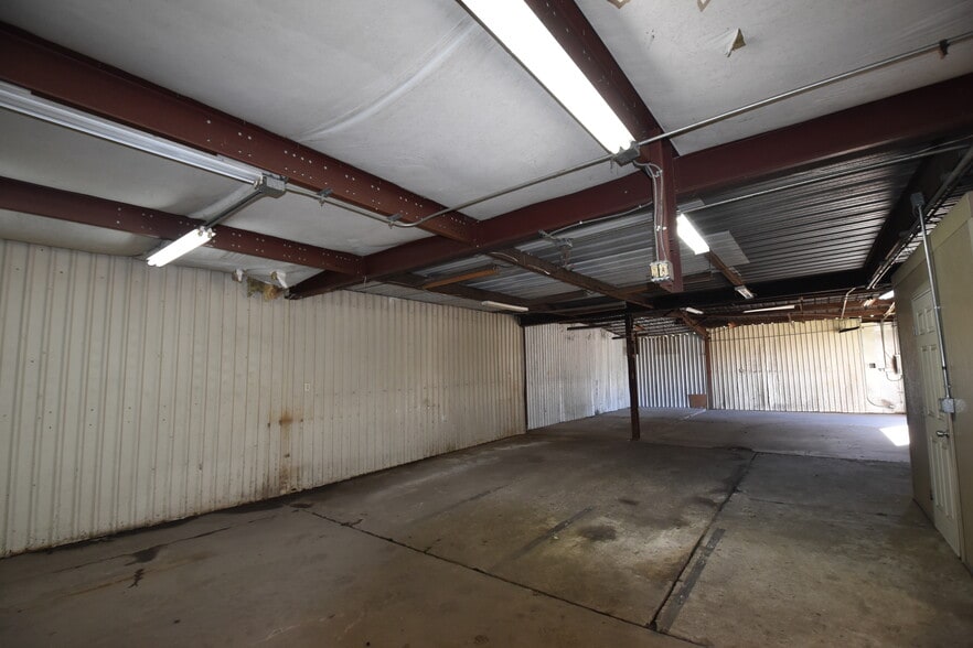 More Photos Of 2201 Chamberlain St, Houston Industrial For Sale