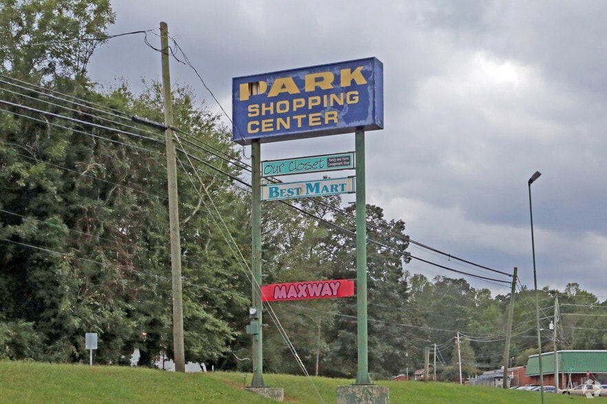 More Photos Of 502-520 W Raleigh St, Siler City Storefront For Lease