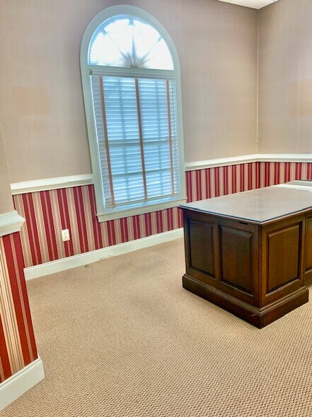 More Photos Of 2421 Brookstone Centre Pky, Columbus Medical For Sale