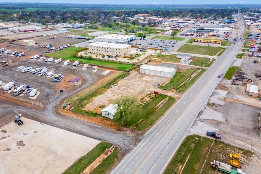 More Photos Of 403 Linwood Plz, Lindsay Warehouse For Sale