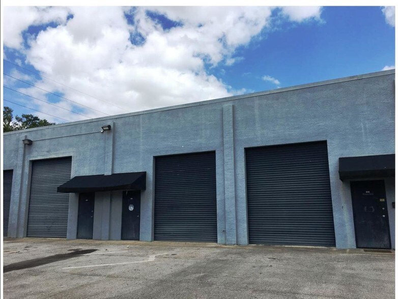 More Photos Of 54 W Illiana, Orlando Warehouse For Lease