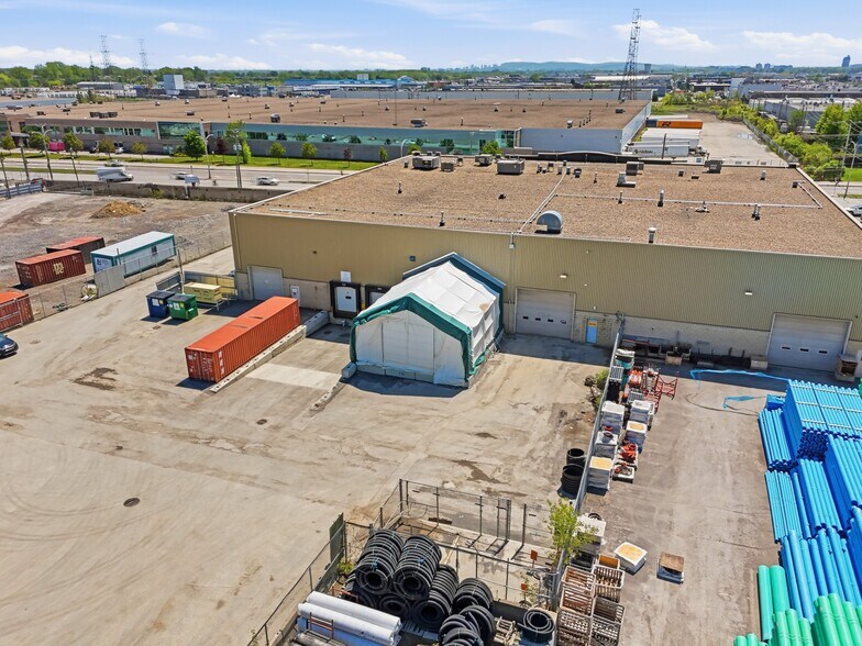More Photos Of 1233-1241 Dagenais O O, Laval Manufacturing For Lease