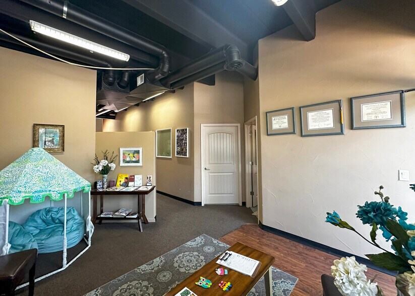 More Photos Of 1023-1025 W Colorado Ave, Colorado Springs Office For Sale
