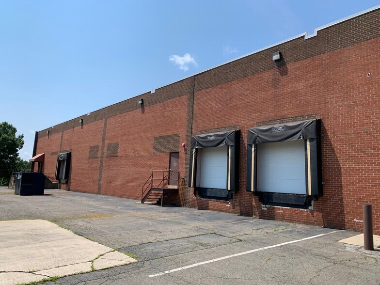 More Photos Of 5741 General Washington Dr, Alexandria Manufacturing For Lease