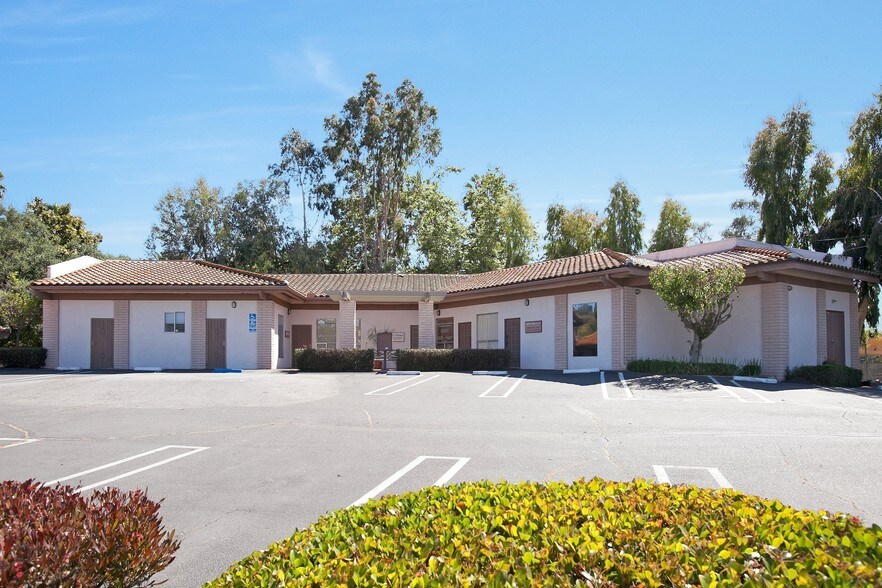Primary Photo Of 933-937 Vale Terrace Dr, Vista Medical For Lease