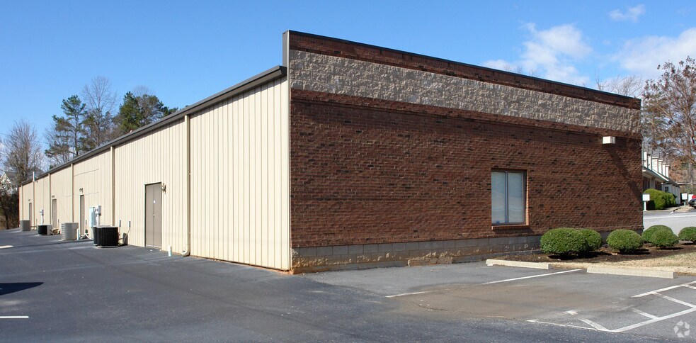 More Photos Of 810 Powdersville Rd, Easley Office For Lease