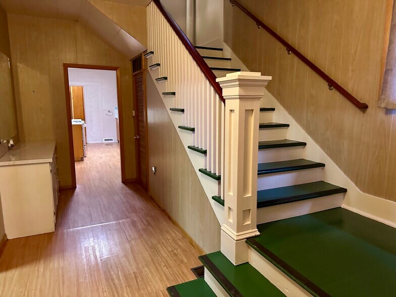 More Photos Of 720 NE Granger Ave, Corvallis Manufacturing For Sale