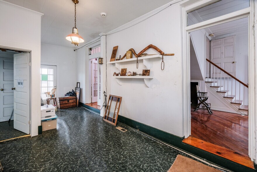 More Photos Of 163 Old Buncombe Rd, Union Specialty For Sale