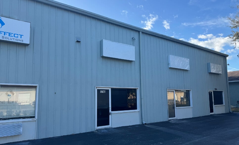 More Photos Of 1726-1738 SW Biltmore St, Port Saint Lucie Light Manufacturing For Lease