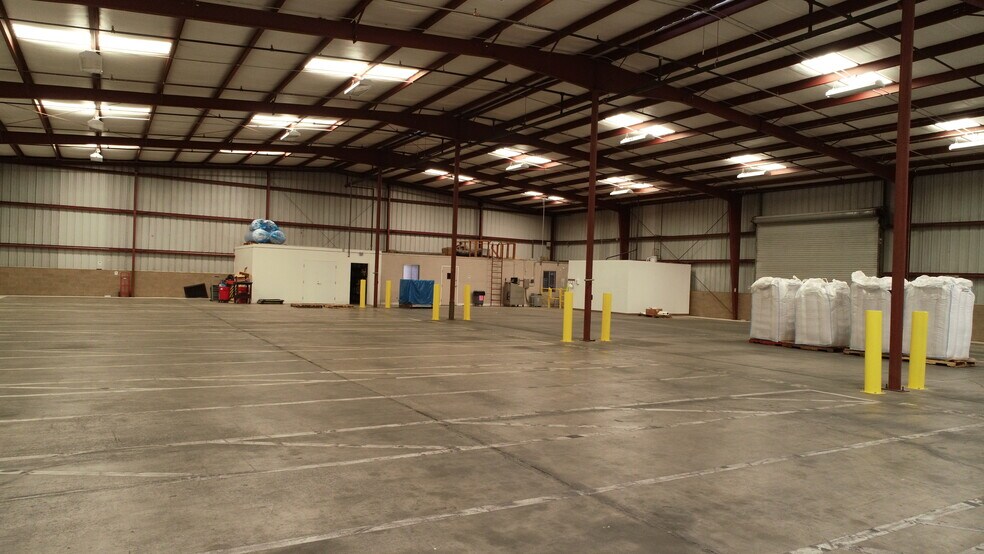 More Photos Of 506-530 El Roya Ave, Modesto Warehouse For Lease